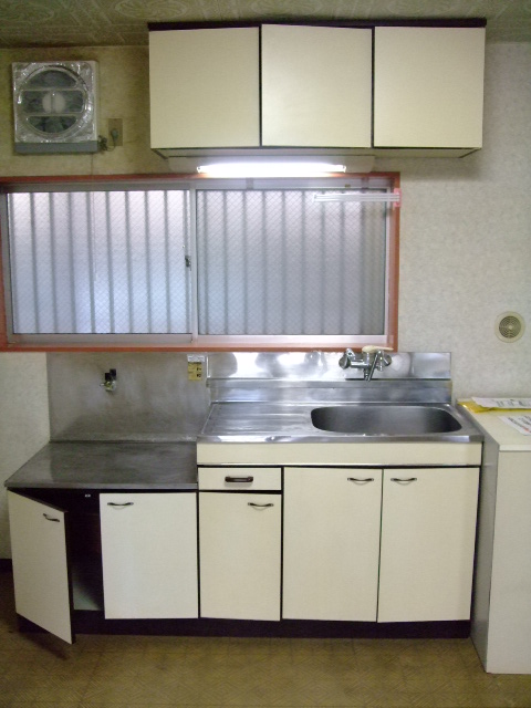 Kitchen. Gas stove installation Allowed
