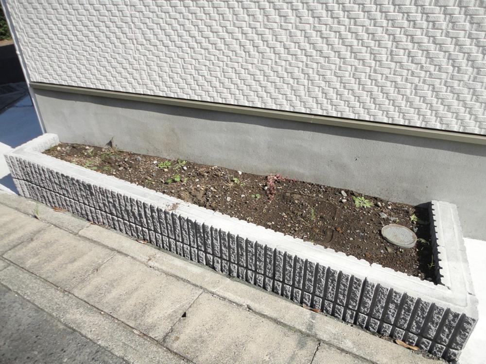 Local appearance photo. Selling local appearance Flowerbed photo