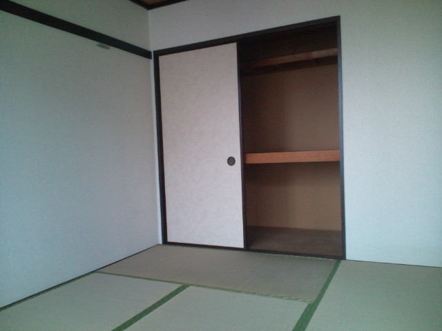 Living and room. Japanese-style room 6 quires