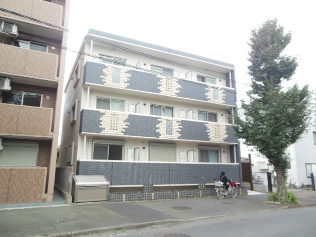 Building appearance. Shopping because Ario Hashimoto is close is very convenient