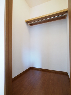 Receipt. Walk-in closet