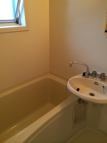 Bath. Bathroom (bus ・ Another toilet)