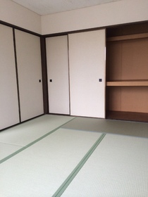Living and room. Japanese-style room 6 quires
