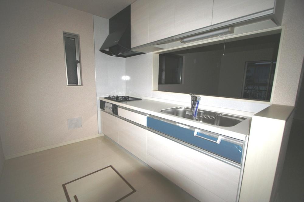 Kitchen. Local (12 May 2013) Shooting