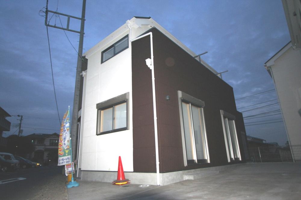 Local appearance photo. Local (12 May 2013) Shooting