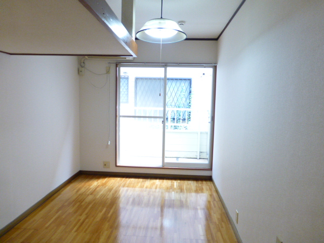 Living and room. Day is often a feeling of opening the living room.