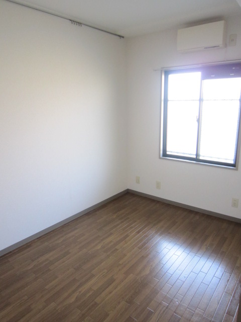 Living and room. Because there is all the room it housed also recommended to a lot of luggage family.