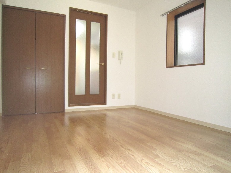 Living and room. Western-style 6.1 Pledge