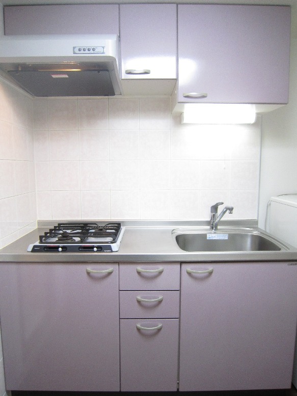 Kitchen. You can enjoy dishes with a two-burner gas stove.