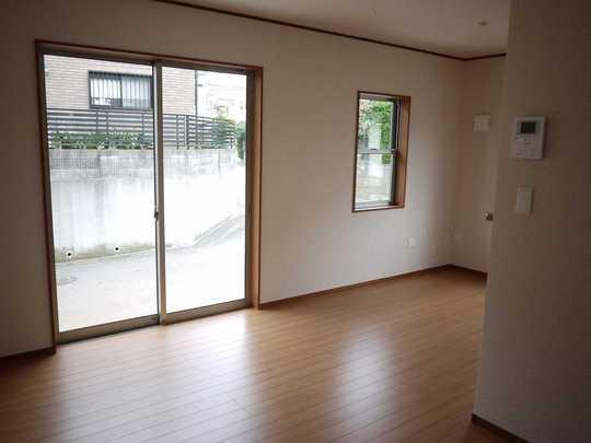 Living. All room pair glass