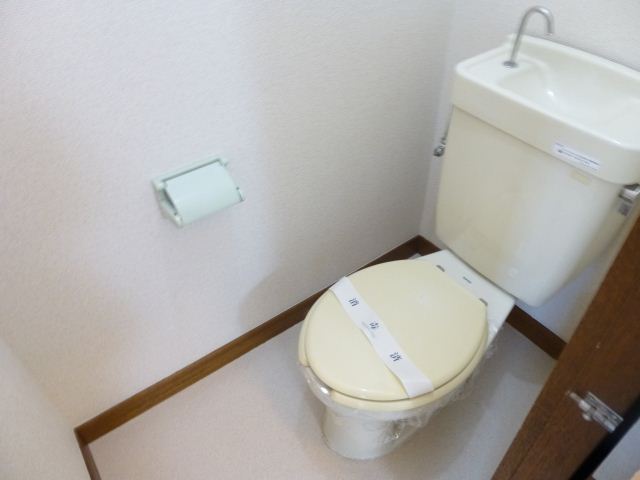 Toilet. ◇ popular bath ・ It is a toilet of the room ◇