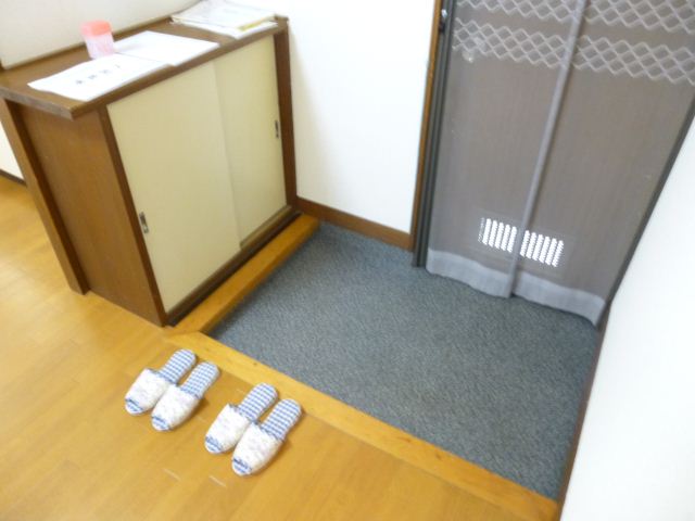 Entrance. ◇ Recommended for family's at the door around the spread ◇