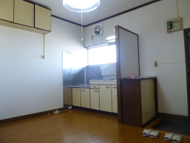Living and room. ◇ spacious 6.5 Pledge of dining kitchen ◇