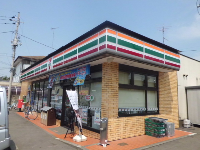 Convenience store. 352m to Seven-Eleven (convenience store)