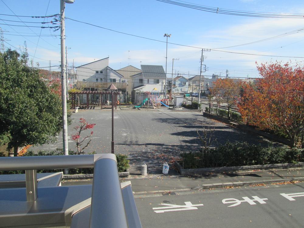 View photos from the dwelling unit. View from the site (December 2013) Shooting