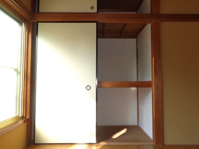 Receipt. ◇ storage fulfilling wider closet of Western-style ◇