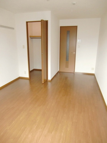 Other room space. Interior of spread