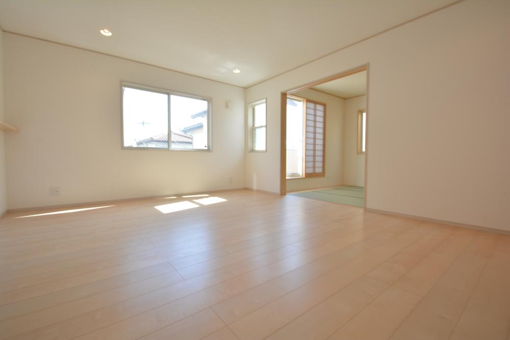 Living. Indoor (11 May 2013) Shooting Relax in a good per sun living 4 Building