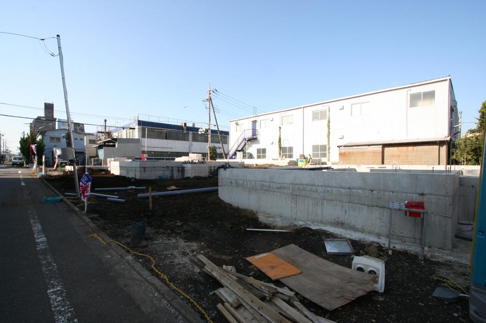 Local photos, including front road. Local (10 May 2013) Shooting