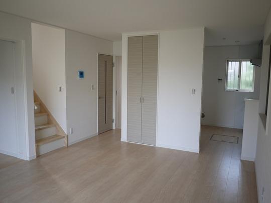 Same specifications photos (living)