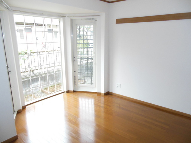 Other room space. Beautiful room