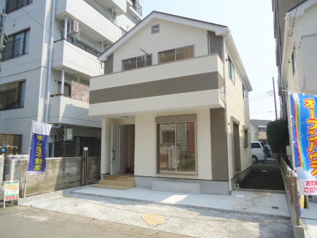 Same specifications photos (appearance). Two colors of stick divided stylish appearance. (3 Building) same specification