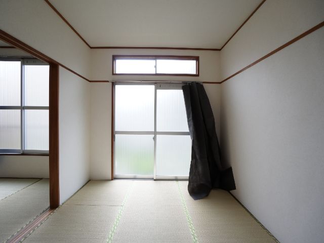 Living and room. Japanese-style room 4.5 tatami