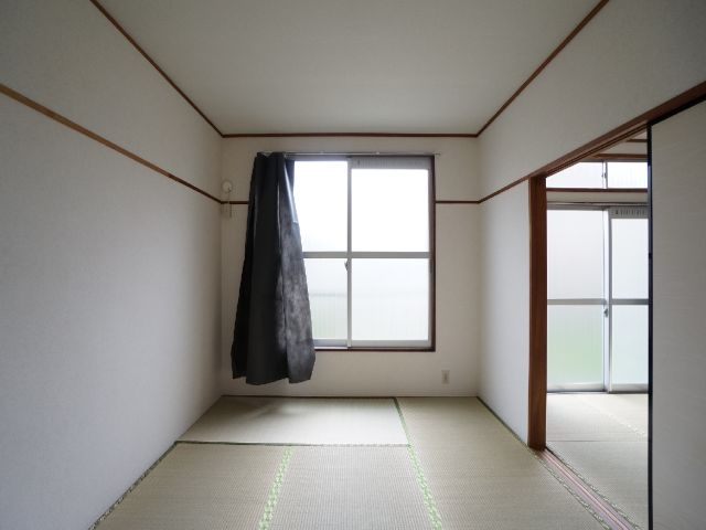 Living and room. Japanese-style room 6 tatami