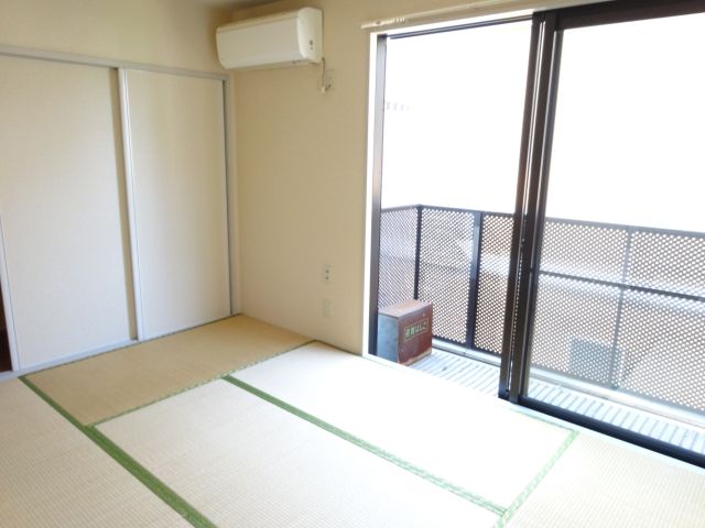 Other room space. Because the window is large is the room with a feeling of opening