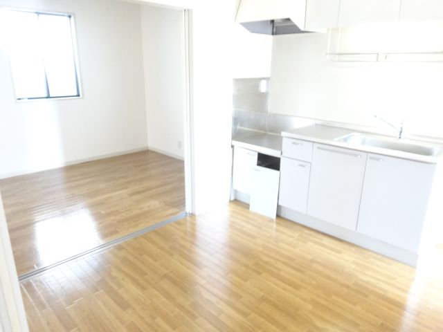 Living and room. Per day in the three-sided lighting good airy room