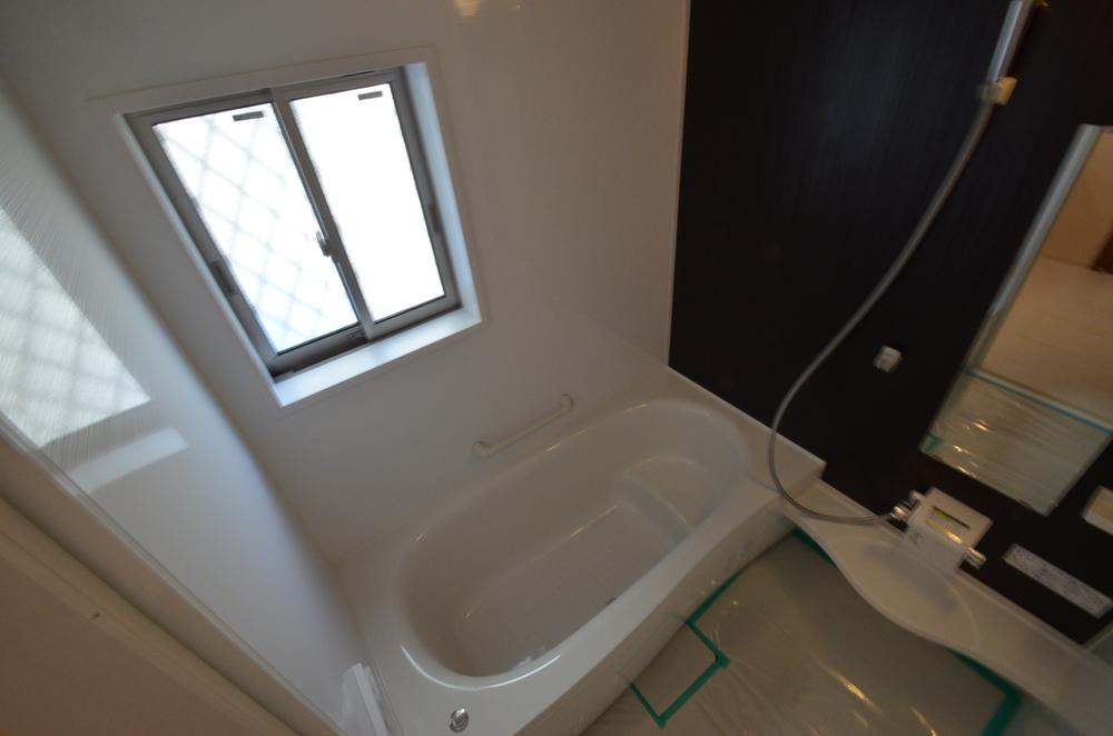 Bathroom. Indoor (12 May 2013) Shooting 1 Building