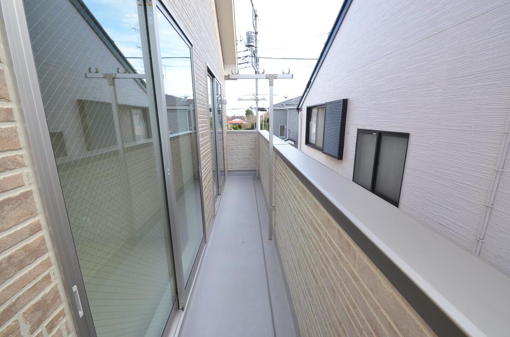 Balcony. Local (12 May 2013) Shooting 1 Building