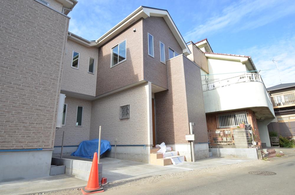 Local appearance photo. Local (12 May 2013) Shooting Building 2