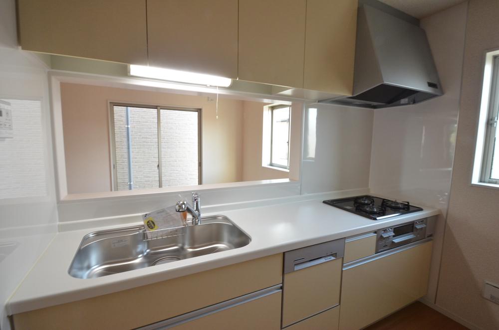 Kitchen. Indoor (12 May 2013) Shooting Building 2