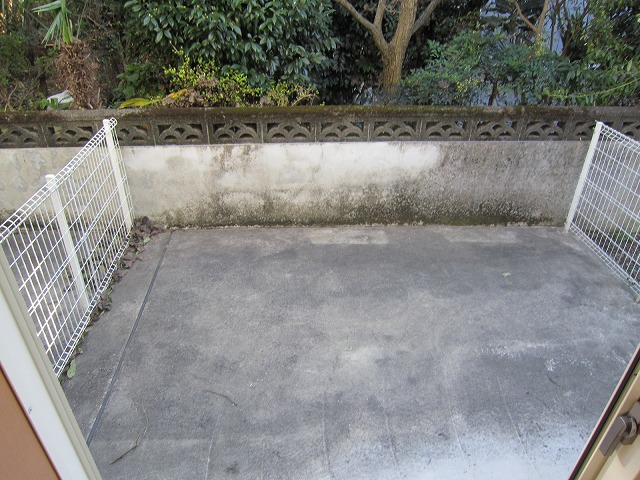 Other. The first floor has a private terrace.