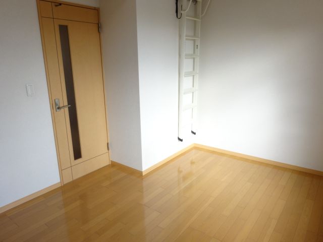 Living and room. Could live and quiet because residential area ☆