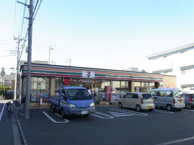Convenience store. 480m to Seven-Eleven (convenience store)