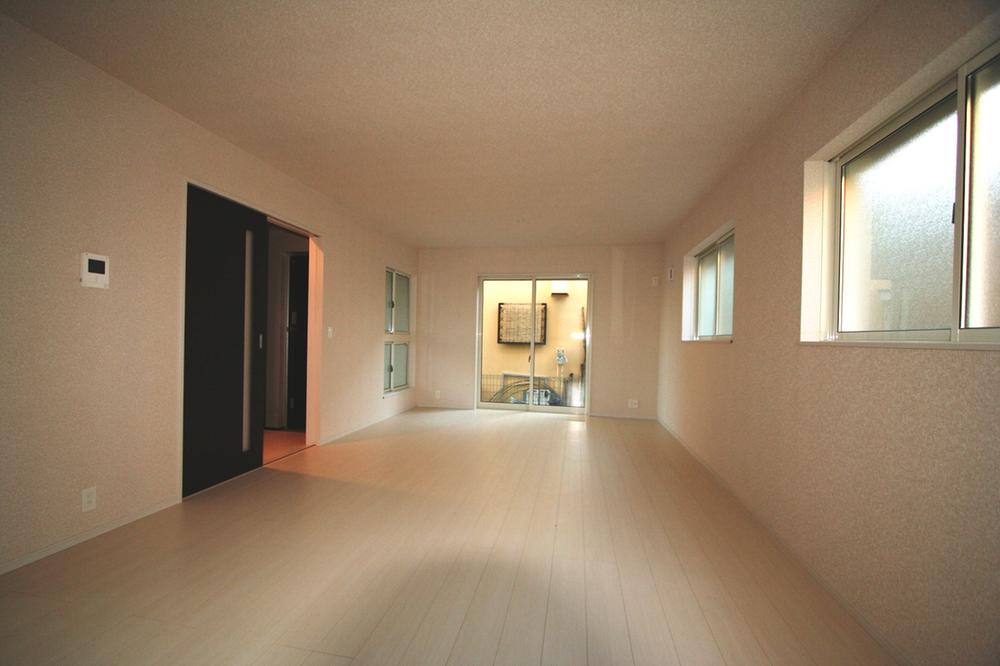 Living. Local (12 May 2013) Shooting