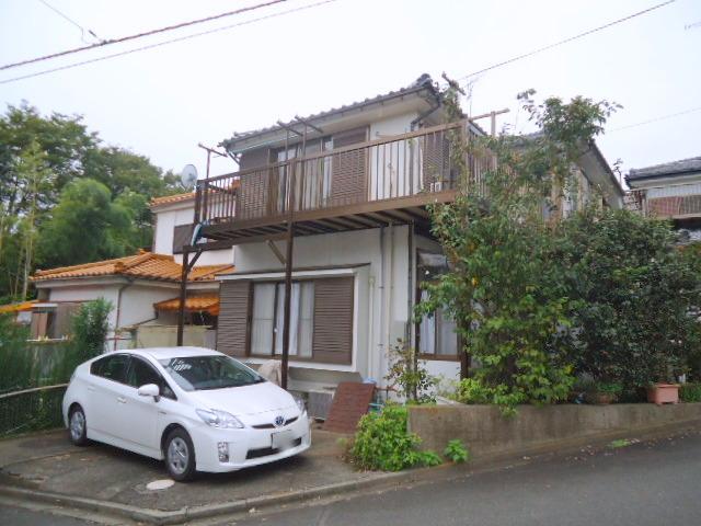 Local photos, including front road. Local (10 May 2013) Shooting