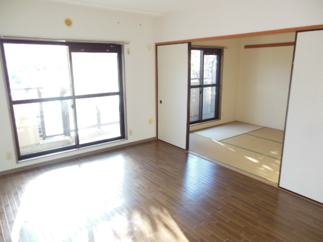 Other room space. Bright living room