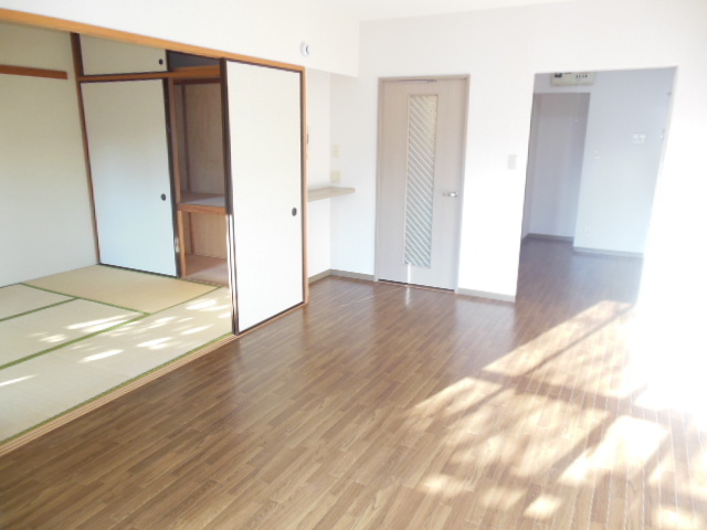 Living and room. The room is a barrier-free