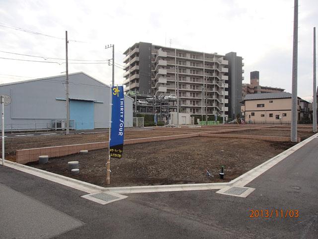 Local photos, including front road. No.13 Local (11 May 2013) Shooting