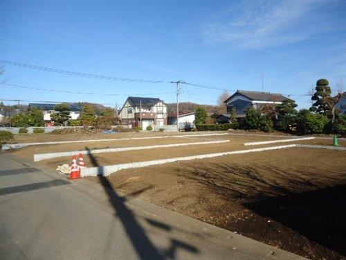 Local photos, including front road. Local (12 May 2013) Shooting