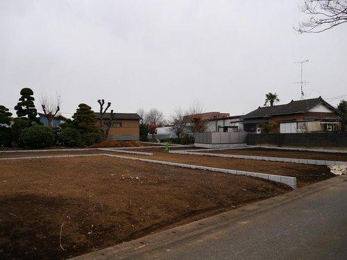 Local appearance photo. Local (12 May 2013) Shooting