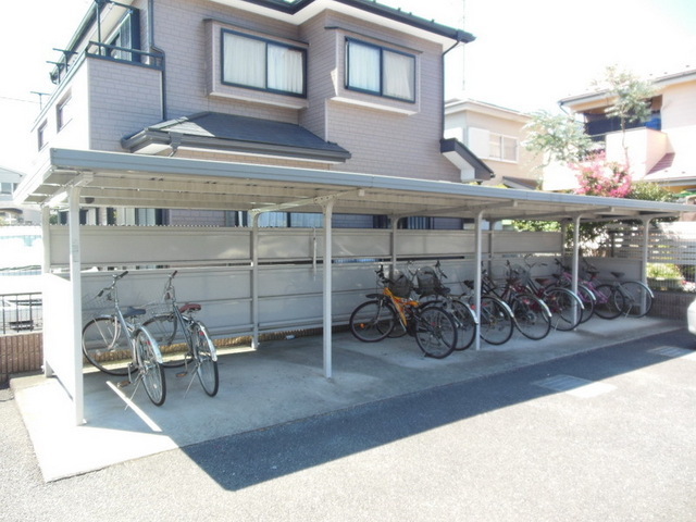 Other common areas. Is it safe in the rain in the parking lot with a roof