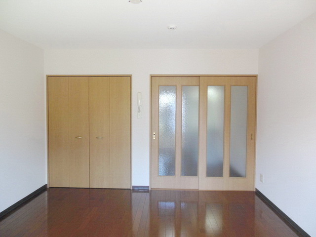 Other room space. Flooring is comfortable