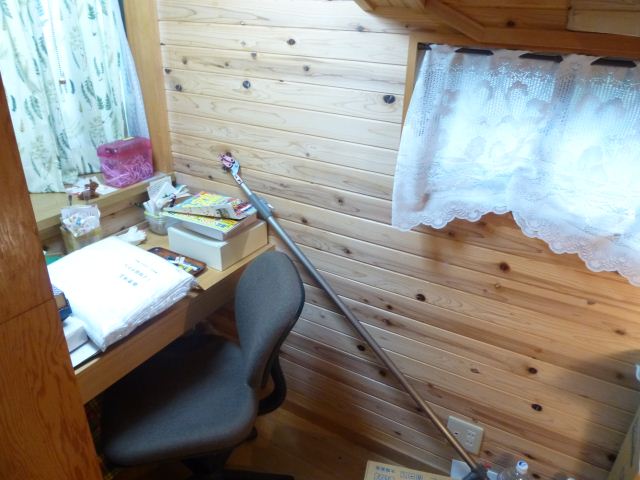 Living and room. ◇ 1 floor of the den space under the stairs is also equipped with air conditioning ◇