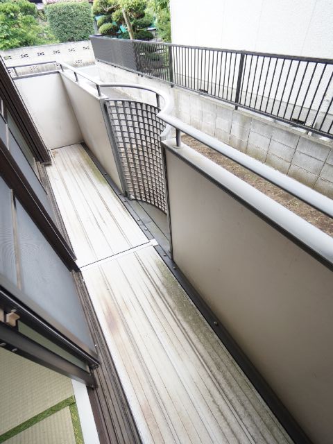 Balcony. You Jose plenty of laundry