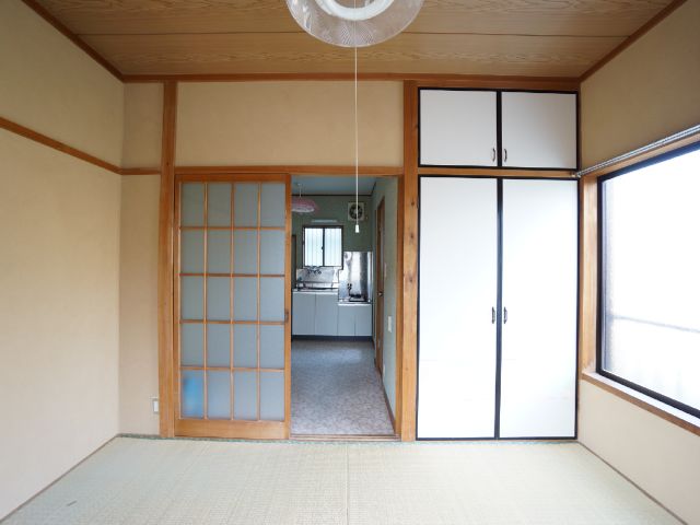 Living and room. Japanese-style room 6 tatami