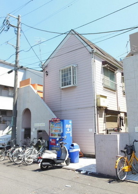 Building appearance. For more information to the Town housing TEL042-775-6400